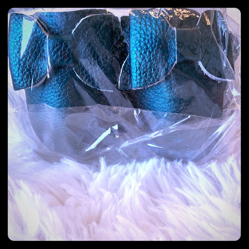 Monkey Feet Teal Bow Back Flats size 6/7years